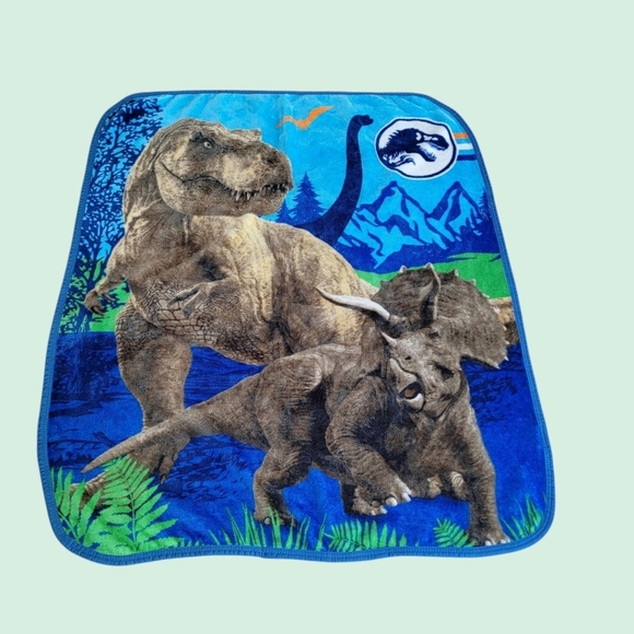 Jurassic World Throw Blanket Fleece Dinosaur T-Rex Raptor Travel Lap Afghan - Picture 1 of 6